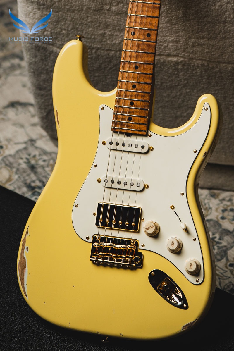 [2024 새봄맞이세일! (~4/30까지)] Suhr Classic S Antique(Custom Model) SSH-Vintage Yellow w/1-Piece Roasted Flame Maple Neck &amp; Gold HW (신품) - 70632